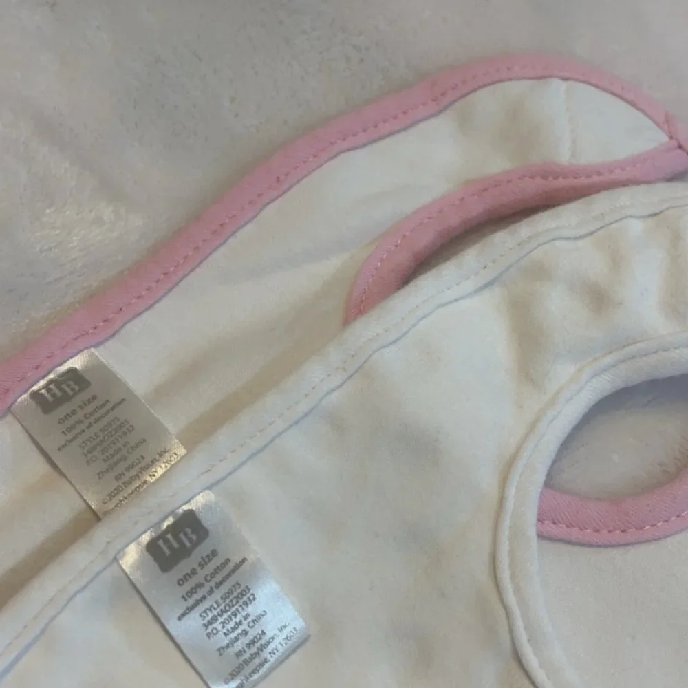 Hudson Baby 2 Pack of Baby Bibs NWOT